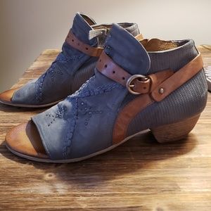 Miz Mooz peep toe ankle sandal